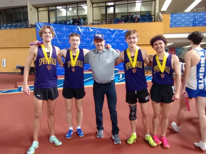 Indoor Teams Compete at Last Chance Meet